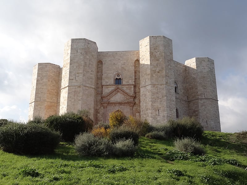 カステル・デル・モンテ